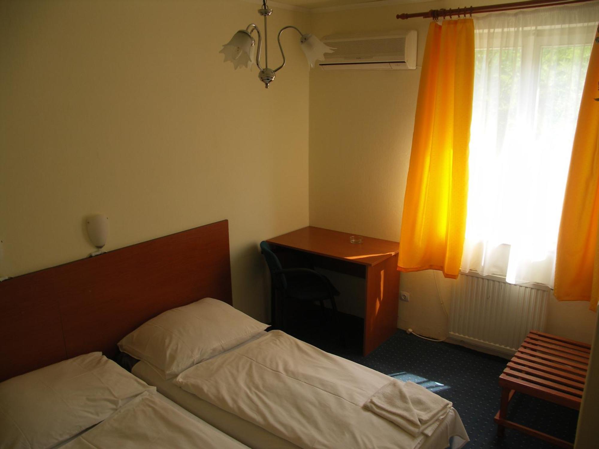 Carmen Pension Budapest Bagian luar foto