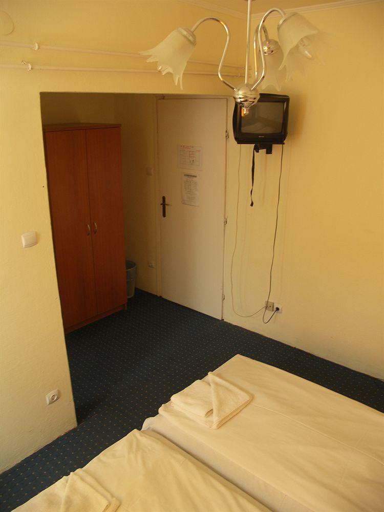 Carmen Pension Budapest Bagian luar foto