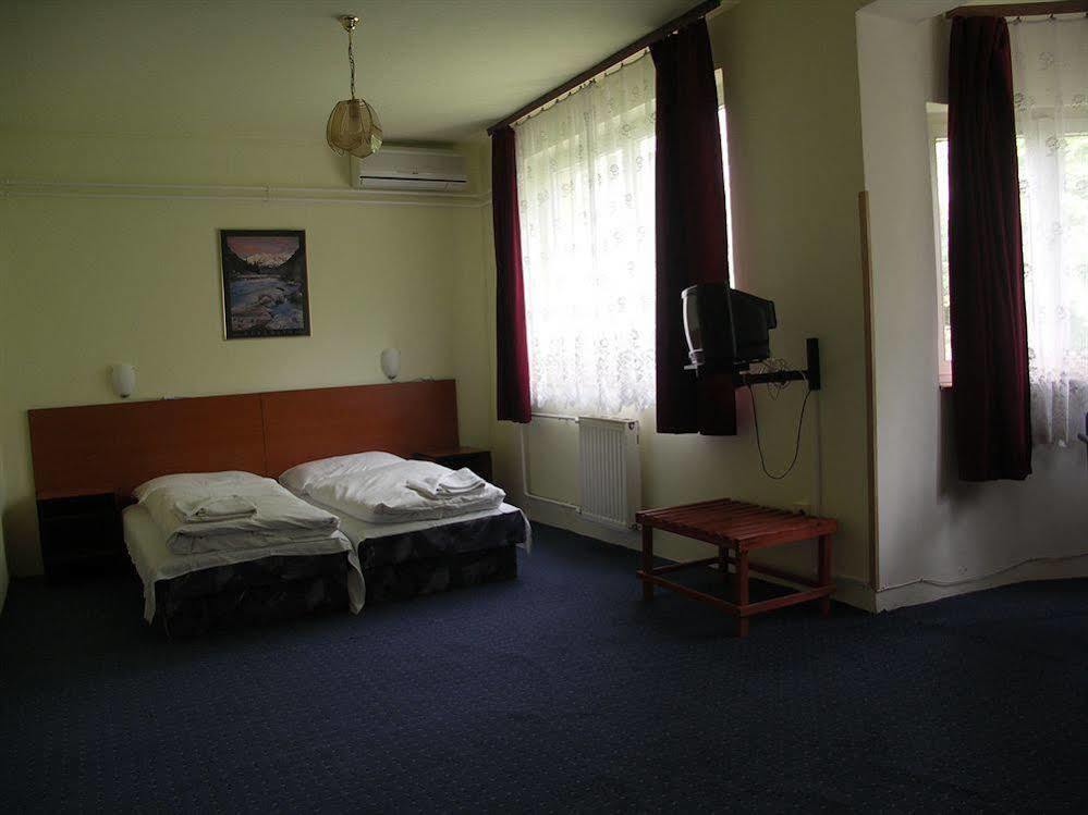 Carmen Pension Budapest Bagian luar foto